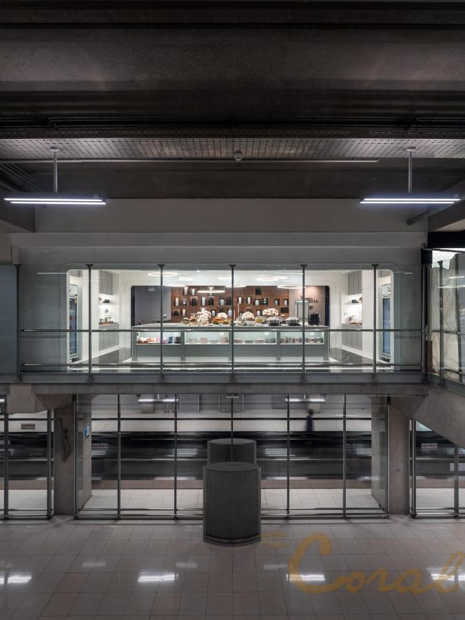 The Coral Finest Business Class And First Class Lounge Concourse D- Airport Lounge Service - International Transit Area - 6 Hours Stay Szamutprakan Kültér fotó